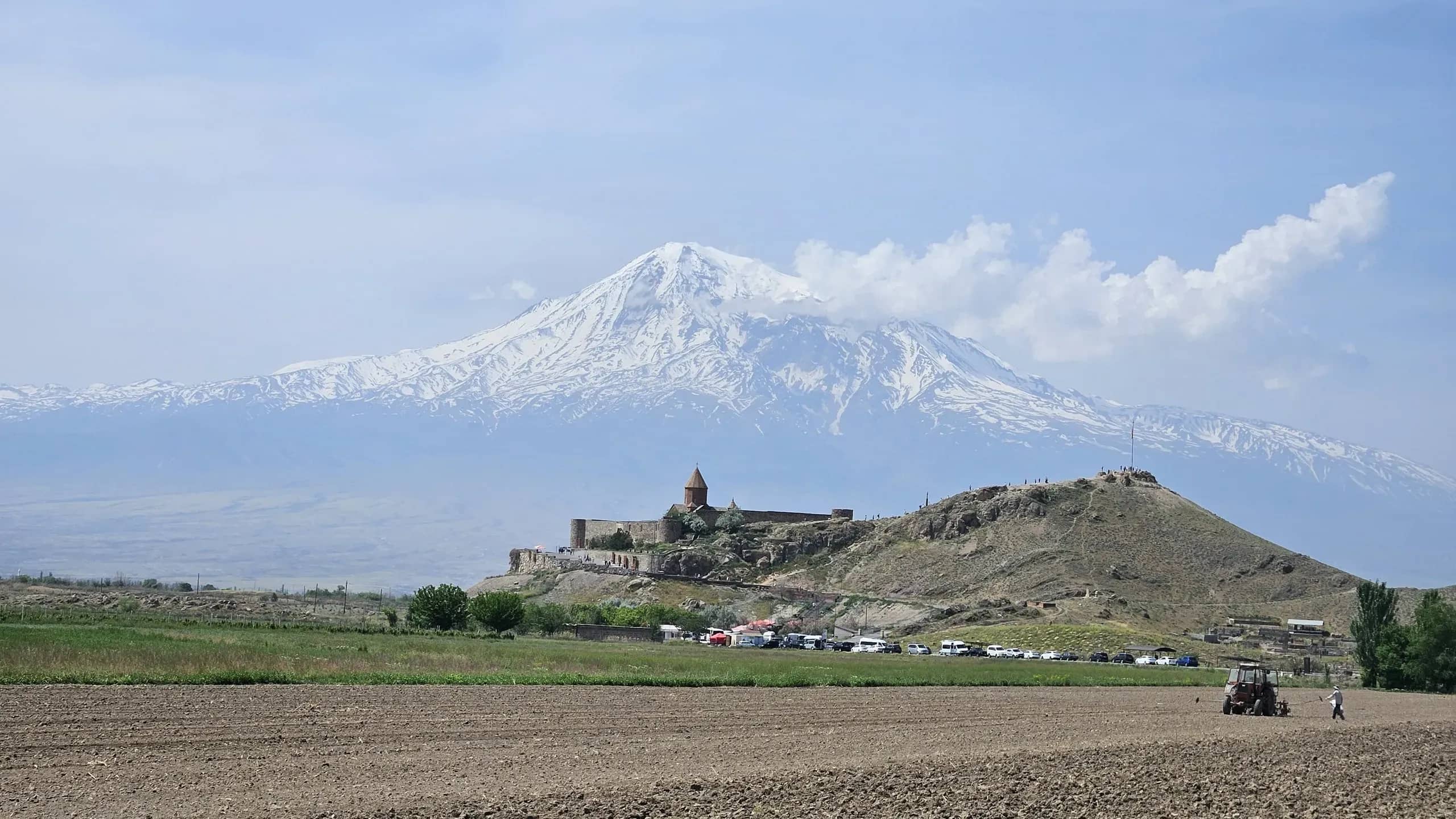 Хор Вирап, монастырь с видом на Арарат — кадр 2
